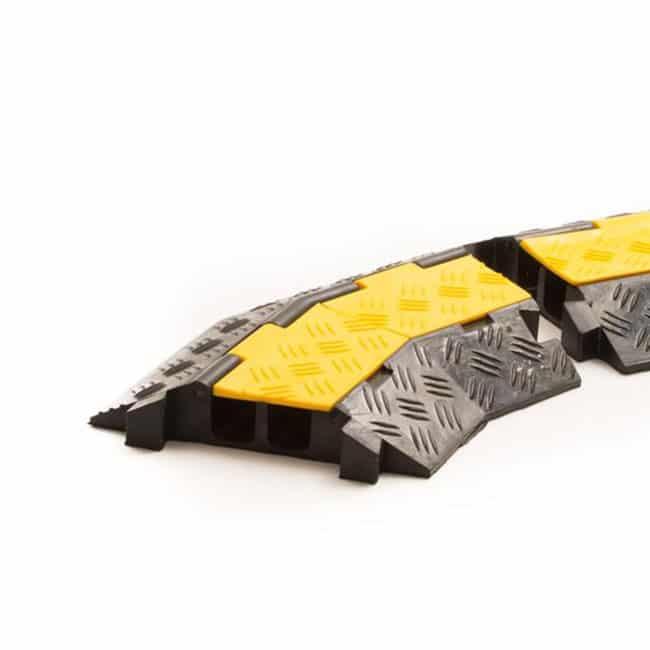 rubber-united-Cable-Protector---2channel---Right-Corner.2